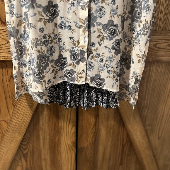 MYSTREE Sleeveless Top - Picture 10 of 11